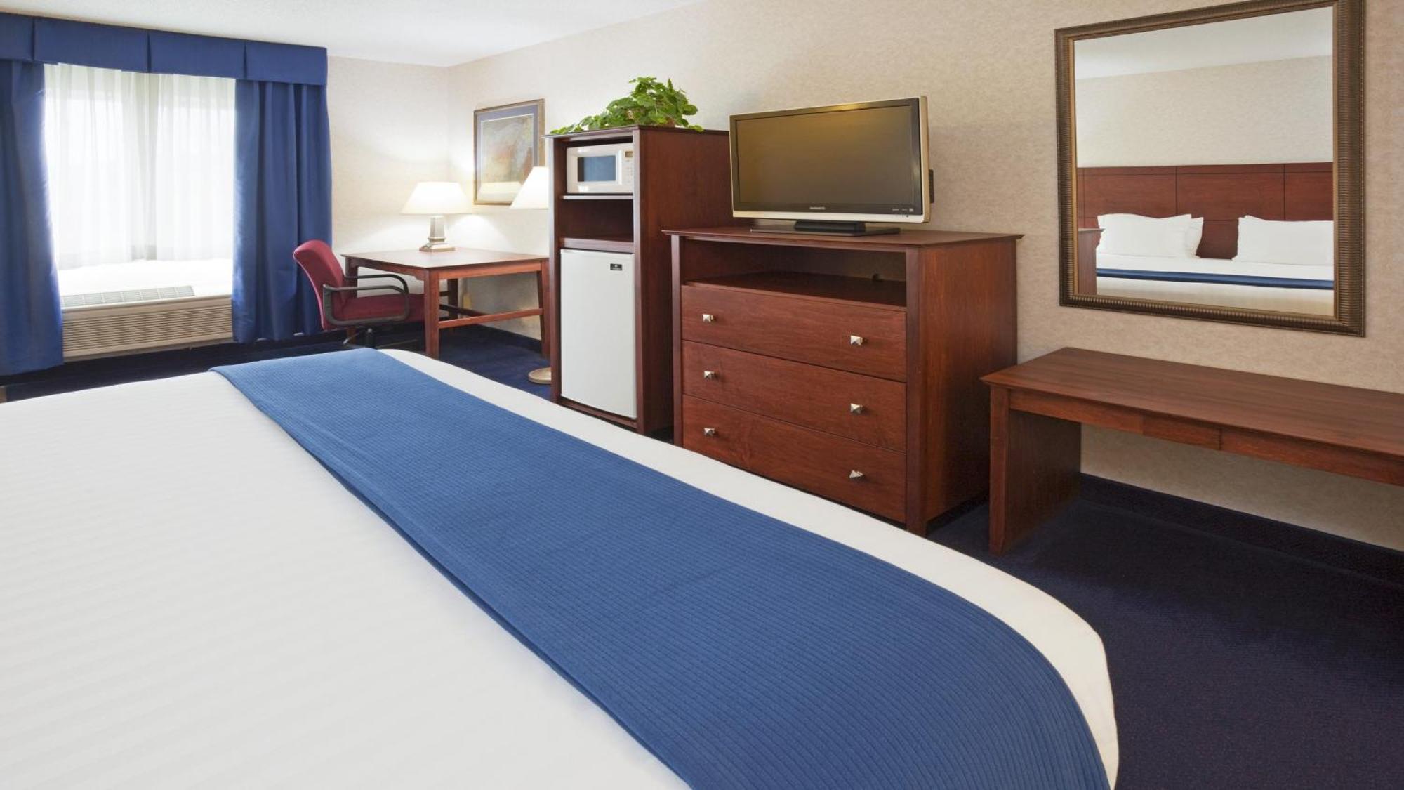 Holiday Inn Express Deforest By Ihg Exteriör bild